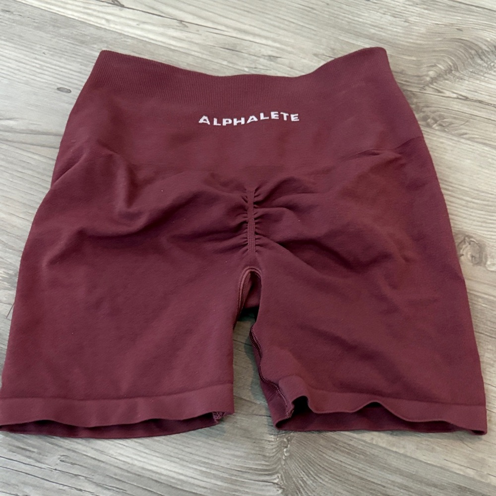 Alphalete Seamless High-Waist Biker Shorts — Burgundy Wine